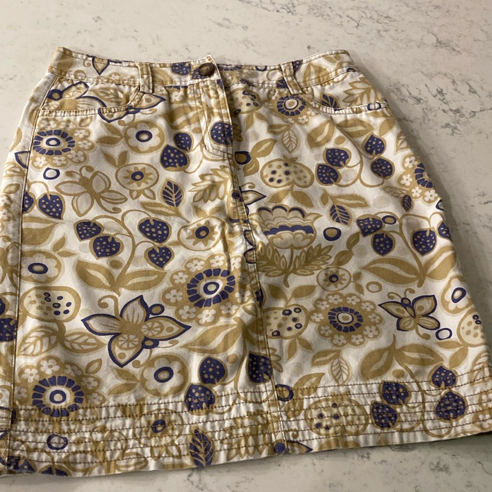 Adorable sz4 US Boden floral 🪻🌻skirt